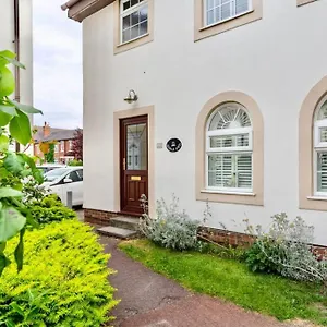 Holiday home A Cheerful Three Bedroom House In Leafy Lytham, Lytham St Annes